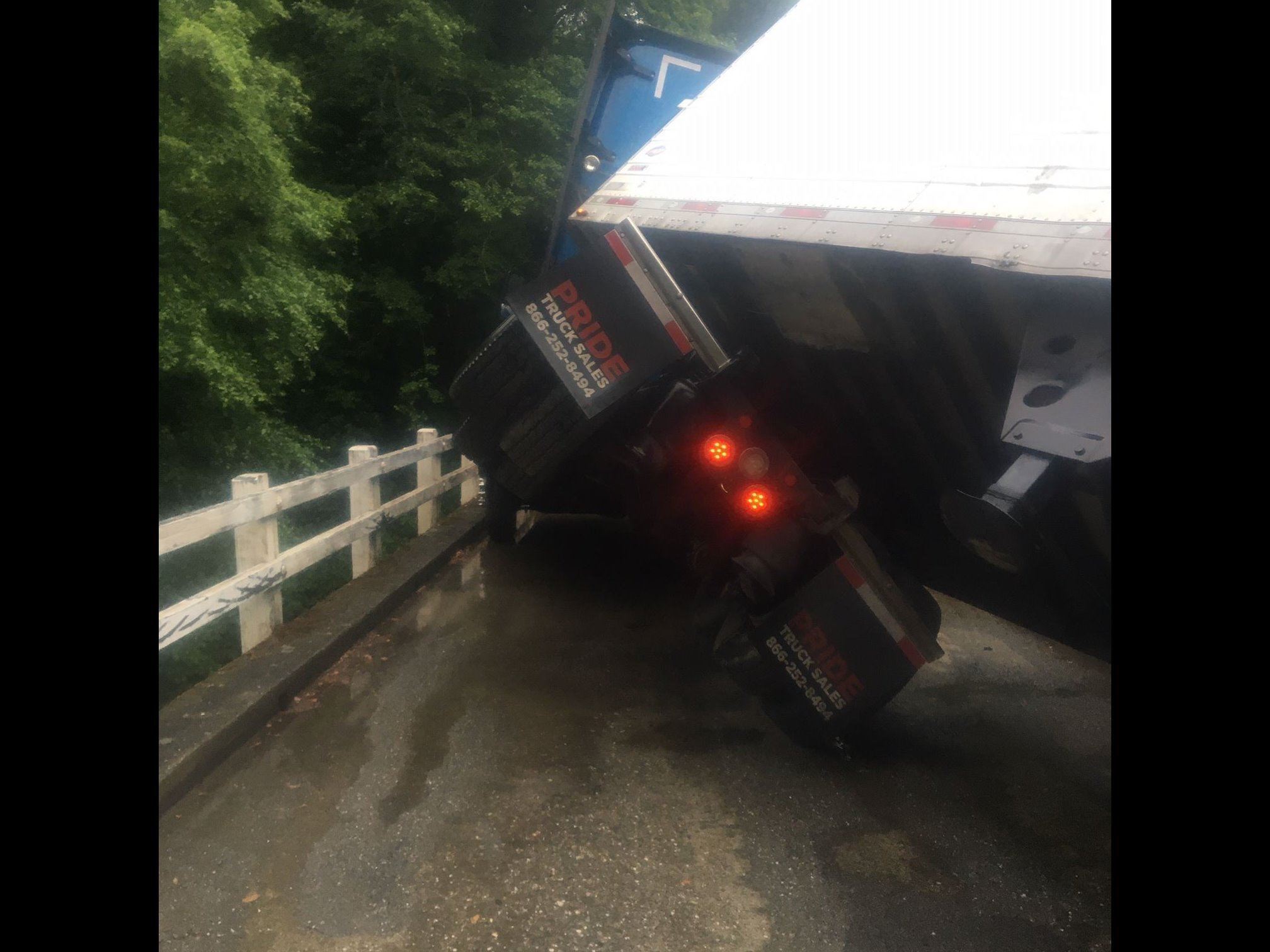 Big Rig on Zenia Bluff Road 6