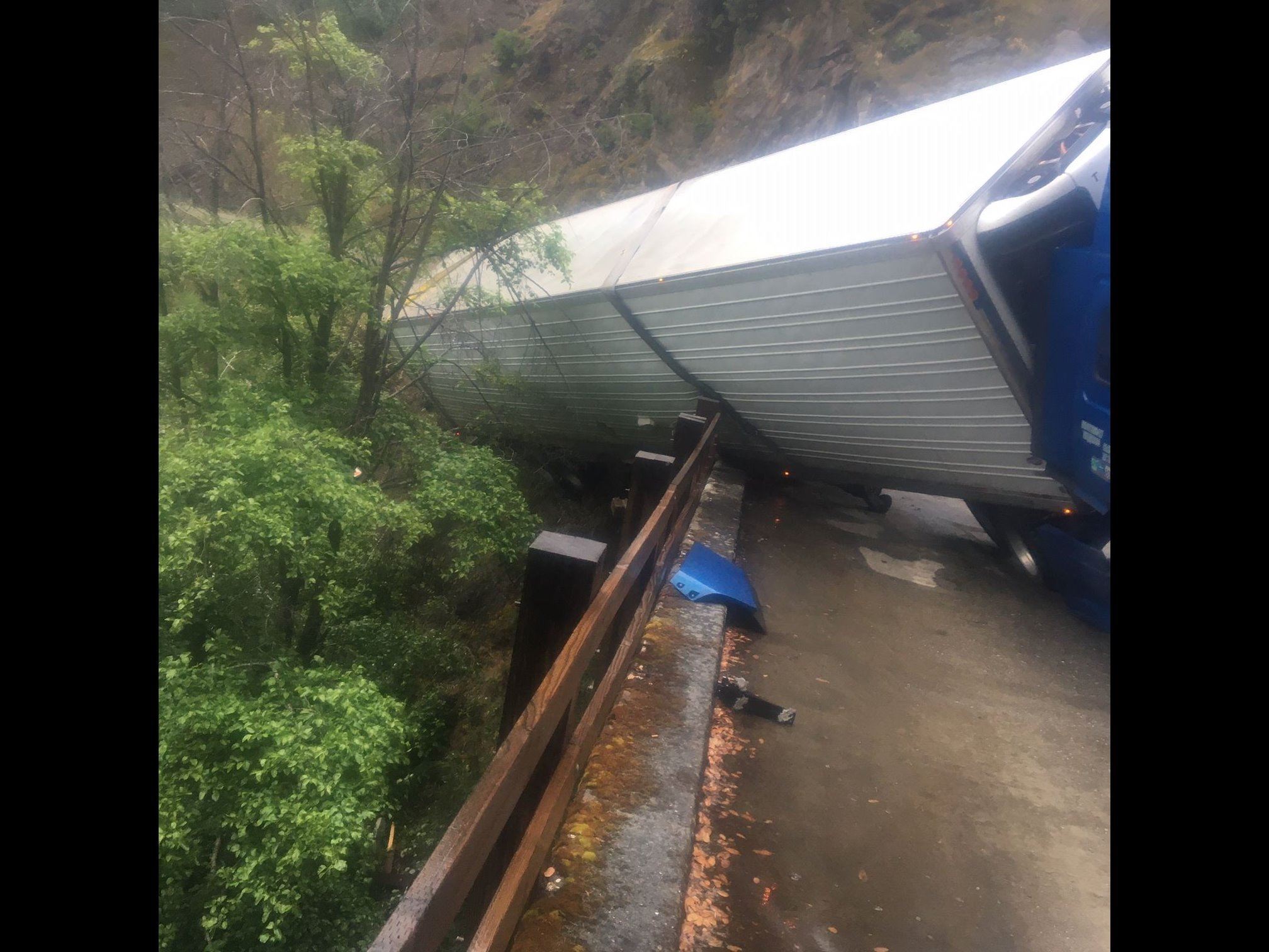 Big Rig on Zenia Bluff Road 2
