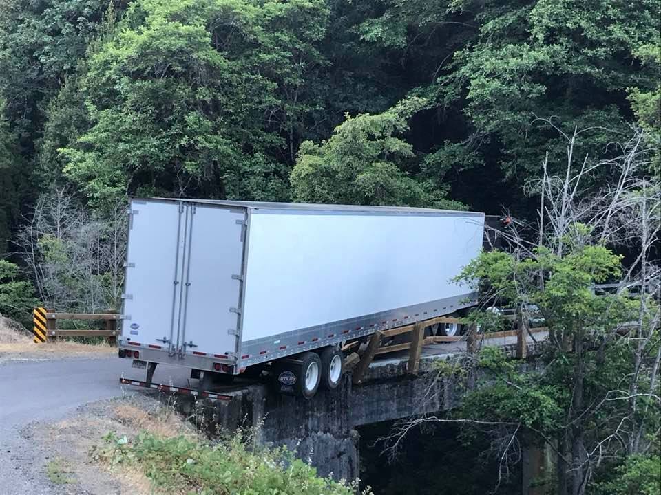 Semi Stuck on Zenia Bluff Road (Day)
